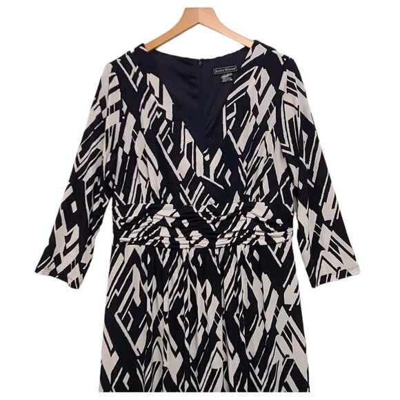 Jessica Howard  Maxi Dress Womens  14 Geometric Print  V Neck Side Slits - Picture 3 of 8